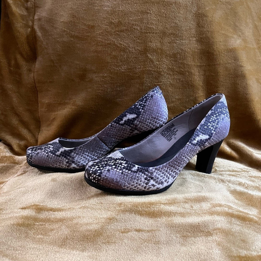 Purple and Black Rockport Heela